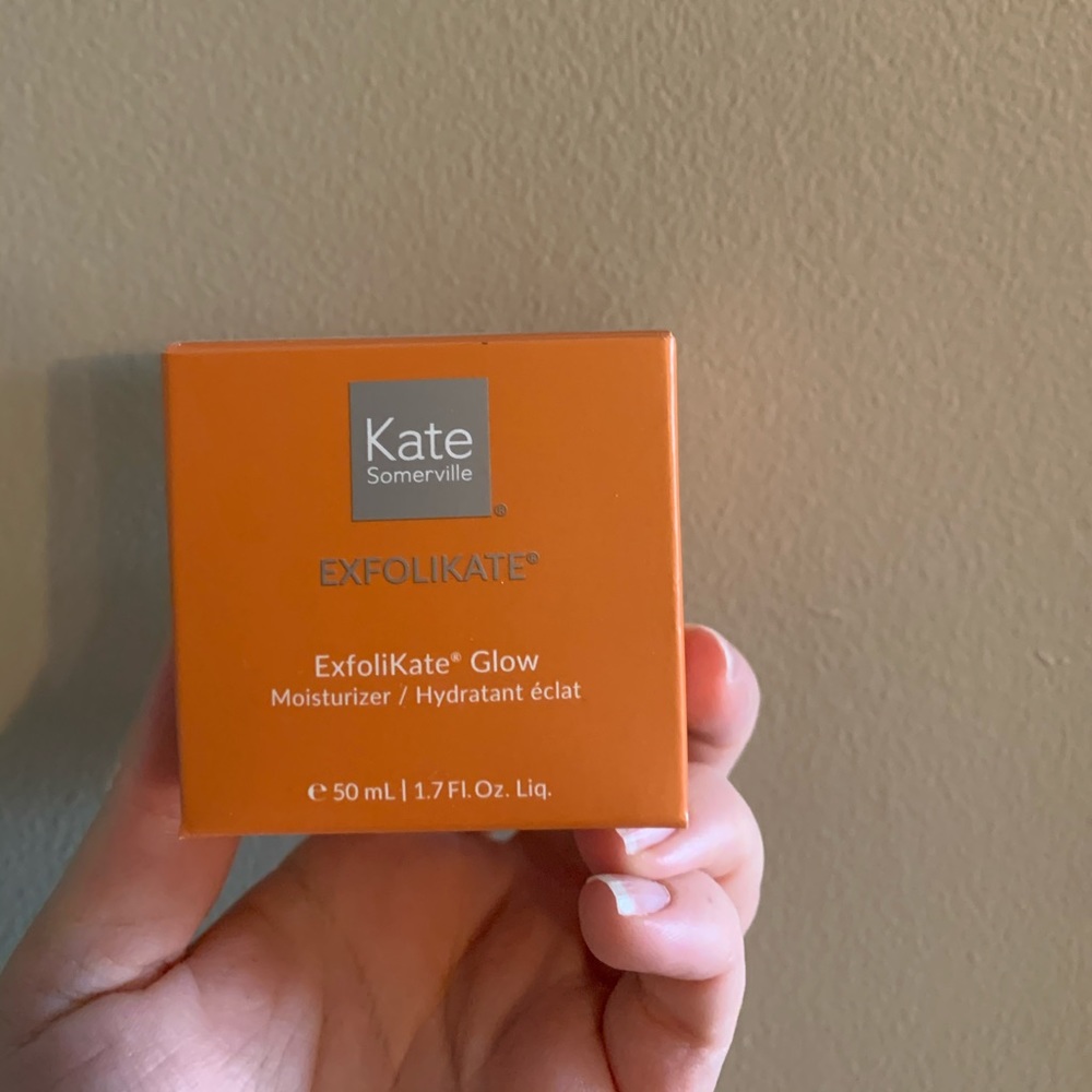 Kate Somerville exfolikate glow moisturizer